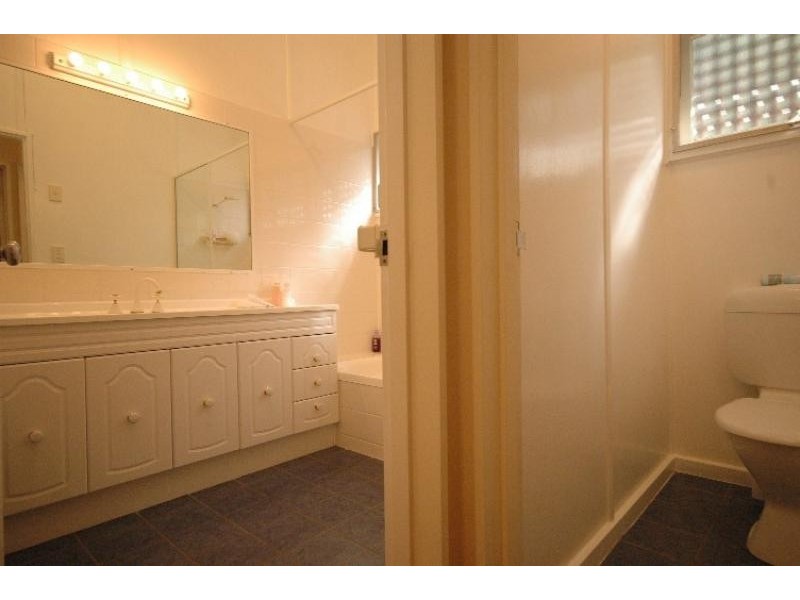 5 Robertson Crescent, Toowoomba QLD 4350