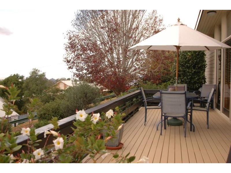 5 Robertson Crescent, Toowoomba QLD 4350