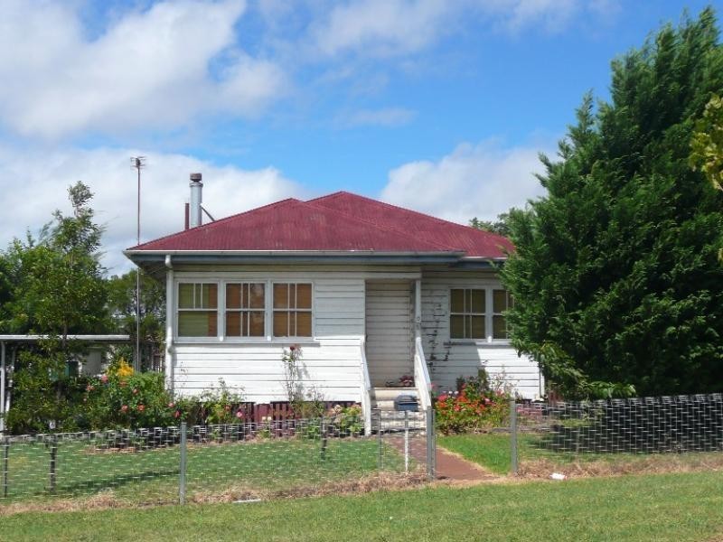 8 Sheehan Street, South Toowoomba QLD 4350