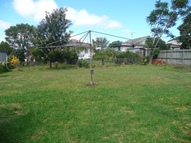 8 Sheehan Street, South Toowoomba QLD 4350