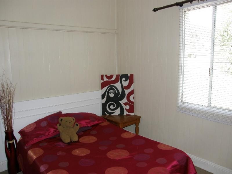 144 Euston Road, Glenvale QLD 4350