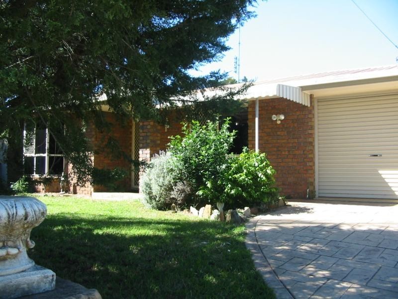 40 LUCK STREET, Darling Heights QLD 4350