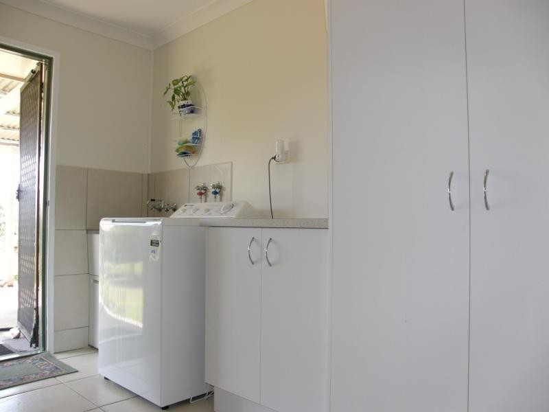 7233 New England Highway, Crows Nest QLD 4355