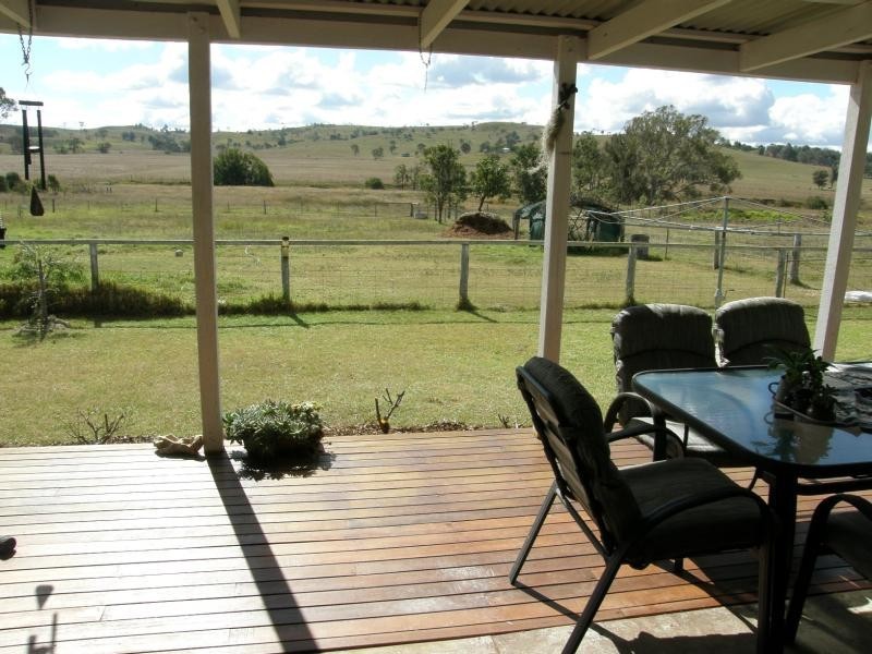 7233 New England Highway, Crows Nest QLD 4355
