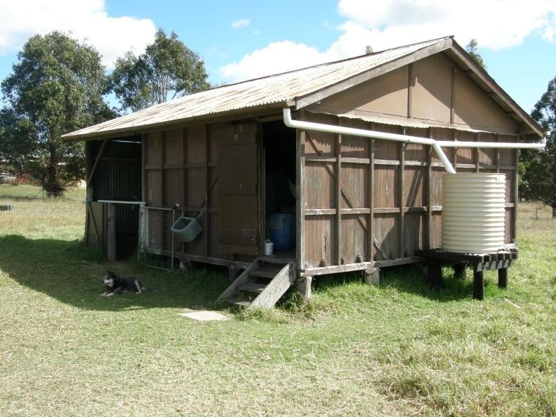 7233 New England Highway, Crows Nest QLD 4355