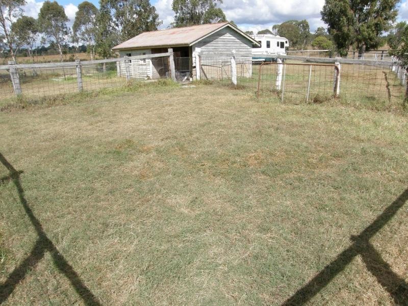 7233 New England Highway, Crows Nest QLD 4355