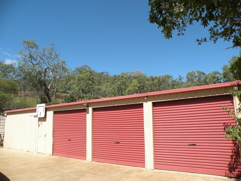 8 Lanbar Court, Glenvale QLD 4350