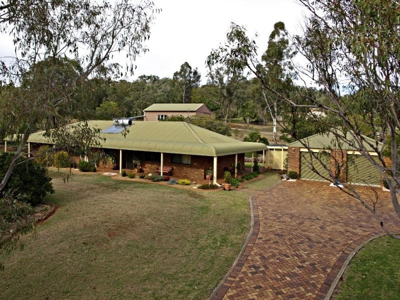 38 Panorama Drive, Glenvale QLD 4350