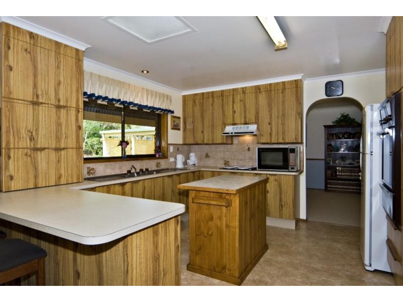 38 Panorama Drive, Glenvale QLD 4350