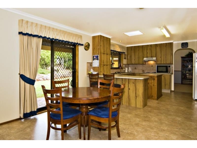 38 Panorama Drive, Glenvale QLD 4350