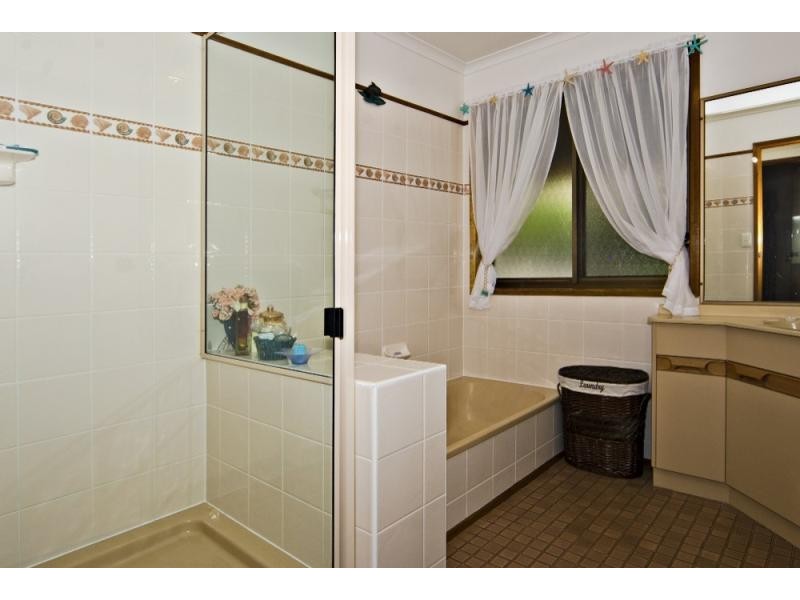 38 Panorama Drive, Glenvale QLD 4350