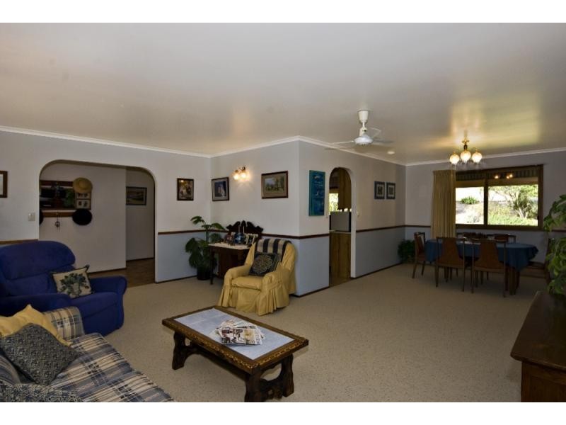 38 Panorama Drive, Glenvale QLD 4350