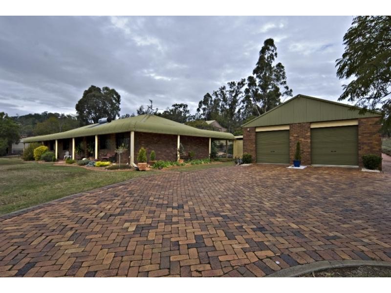 38 Panorama Drive, Glenvale QLD 4350