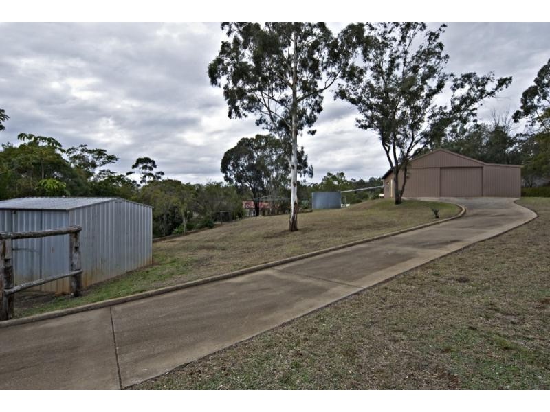 38 Panorama Drive, Glenvale QLD 4350