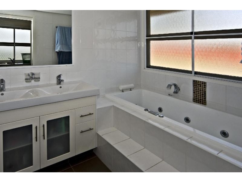 44 Berry Road, Vale View, Toowoomba QLD 4350