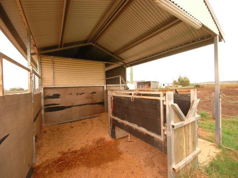 90 Devon Park Road, Oakey QLD 4401