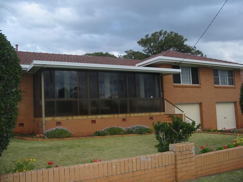 2 Dunmore Street, Toowoomba QLD 4350