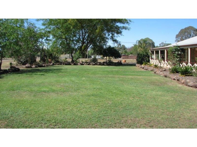 35 Helens Street, Pittsworth QLD 4356