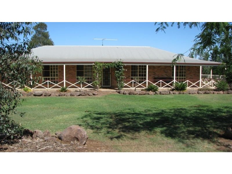 35 Helens Street, Pittsworth QLD 4356