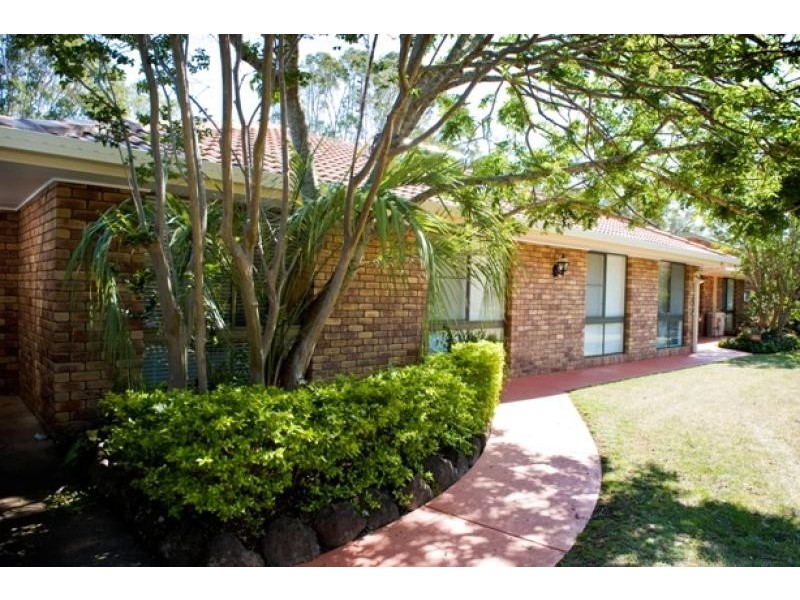 8 Dippel Street, Middle Ridge QLD 4350