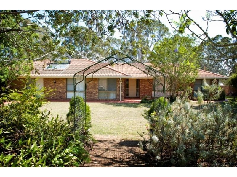 8 Dippel Street, Middle Ridge QLD 4350