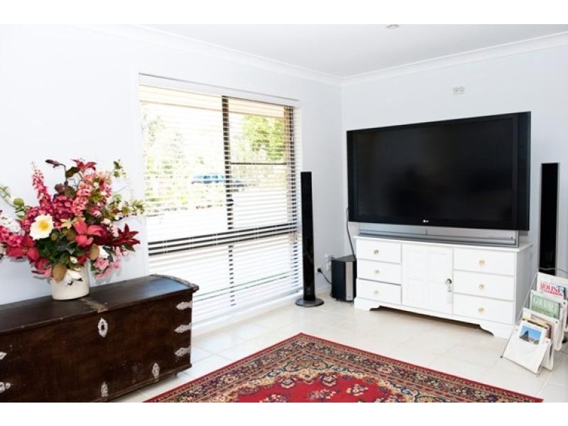 8 Dippel Street, Middle Ridge QLD 4350