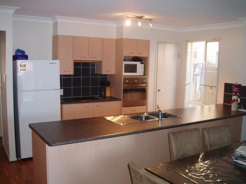 390 West Street, Kearneys Spring QLD 4350