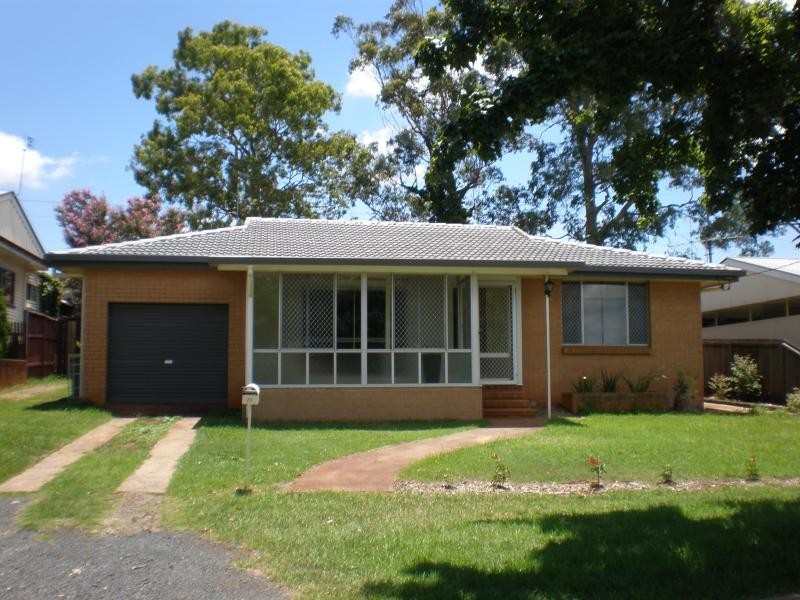 27 Noll Street, South Toowoomba QLD 4350