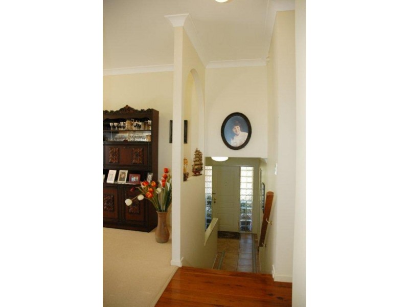 31 Harvey Street, Mount Lofty QLD 4350