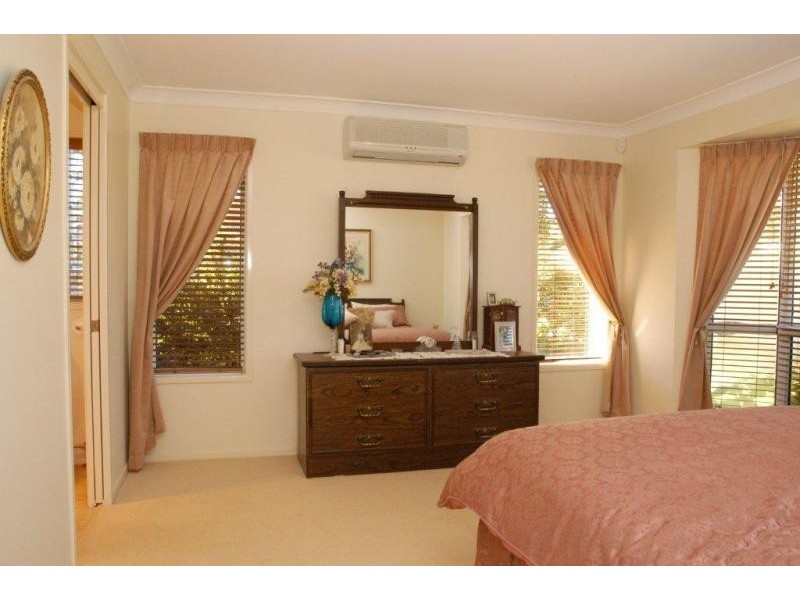 31 Harvey Street, Mount Lofty QLD 4350