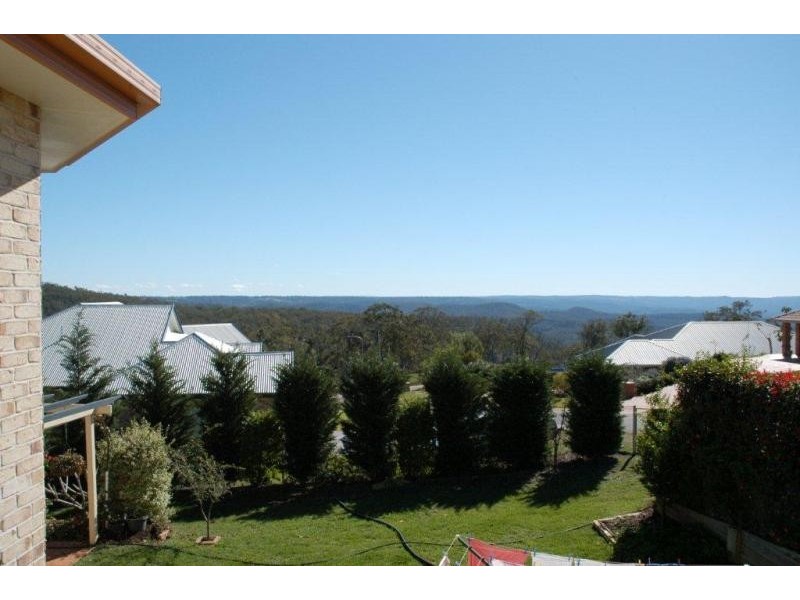 31 Harvey Street, Mount Lofty QLD 4350