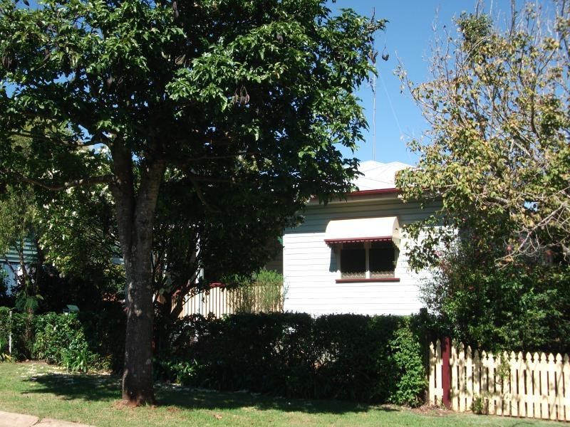 12 a Pitt Street, Toowoomba QLD 4350