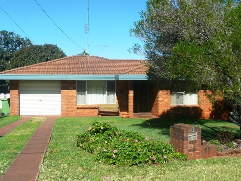 8 Hinkler Cres, Wilsonton, Toowoomba QLD 4350
