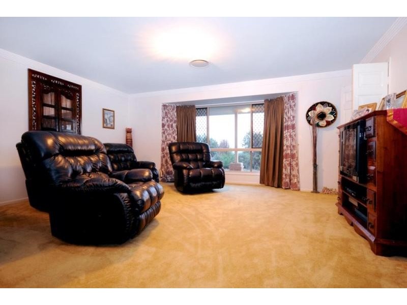 36 Harvey Rd, Glenvale QLD 4350