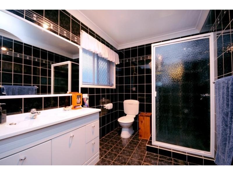 36 Harvey Rd, Glenvale QLD 4350