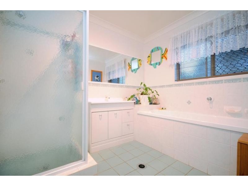 36 Harvey Rd, Glenvale QLD 4350