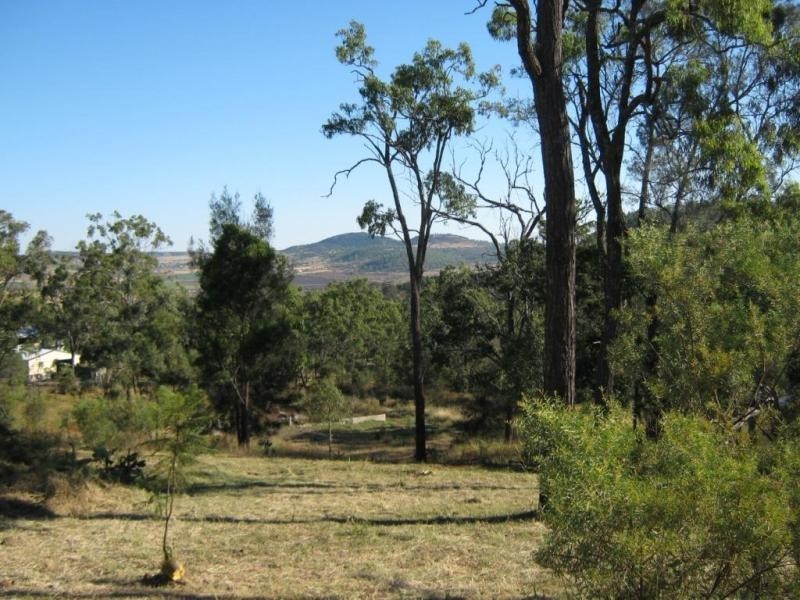 10 Phalaris Court, Meringandan QLD 4352