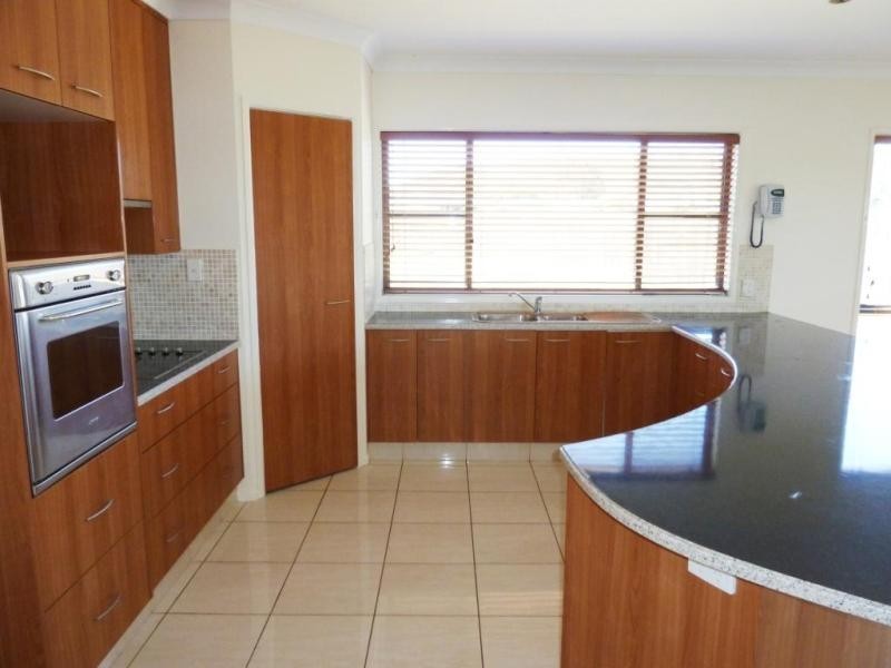 10 Hanna Court, Westbrook QLD 4350