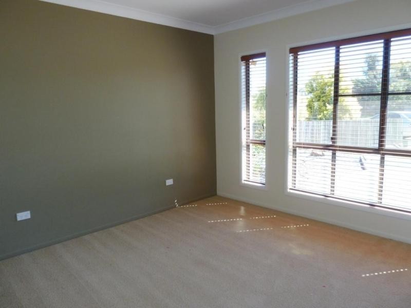 10 Hanna Court, Westbrook QLD 4350