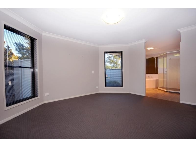 629 Hume Street, Kearneys Spring QLD 4350