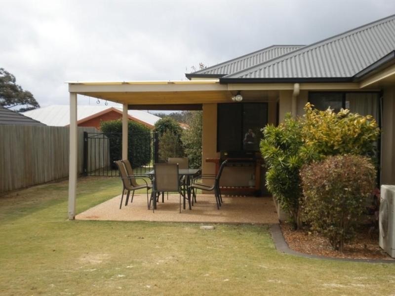 15 Scullin Street, Middle Ridge QLD 4350