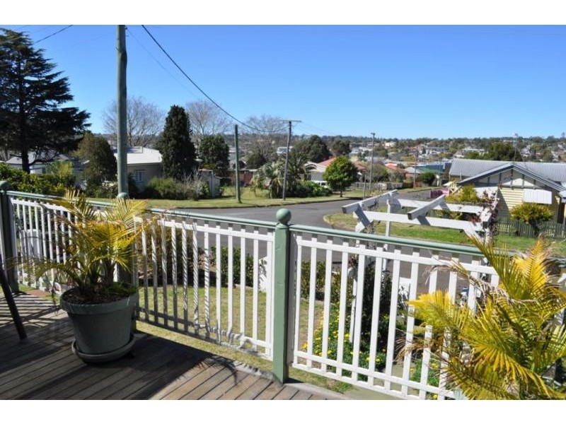 9 Searle Street, Toowoomba QLD 4350