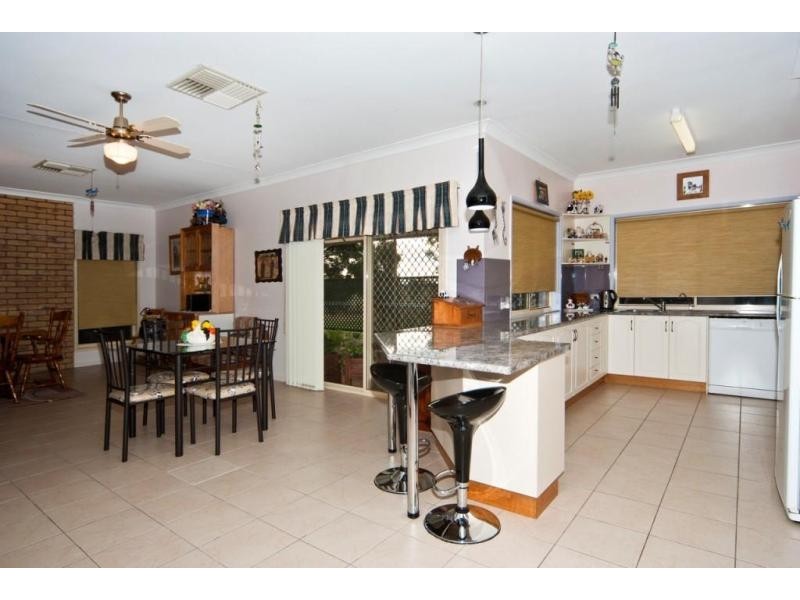6a Russell Street, Oakey QLD 4401
