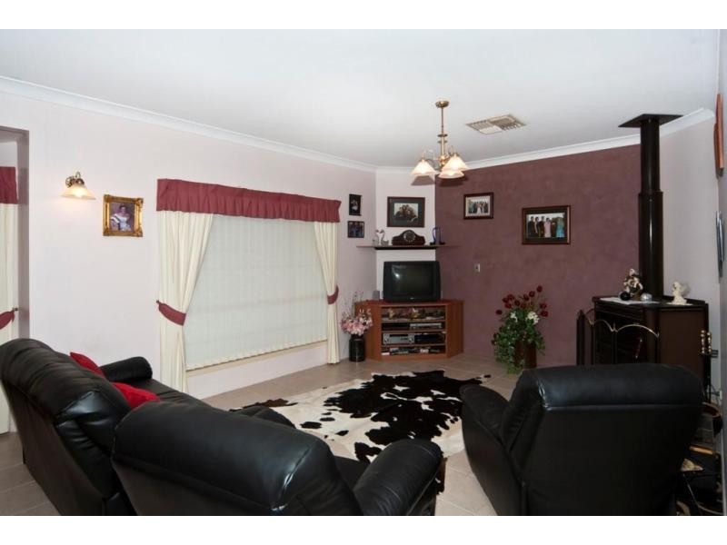 6a Russell Street, Oakey QLD 4401