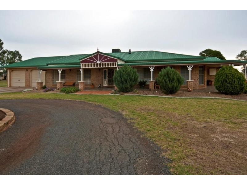 6a Russell Street, Oakey QLD 4401