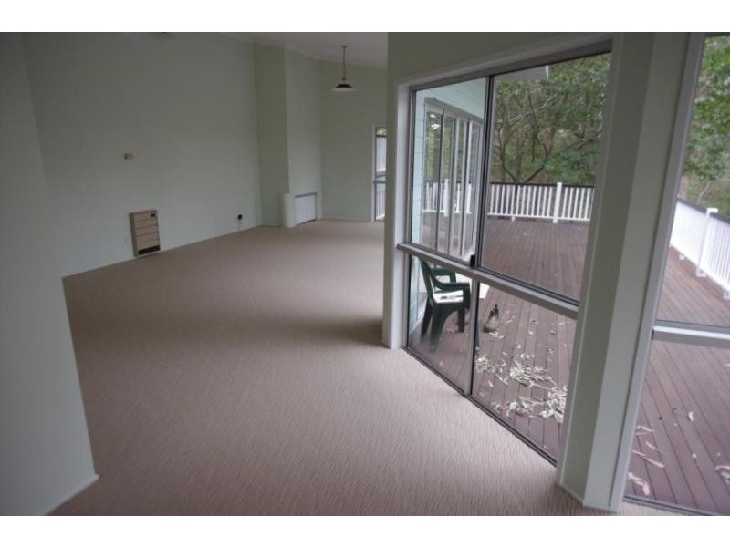 11 Dipple Street, Middle Ridge QLD 4350