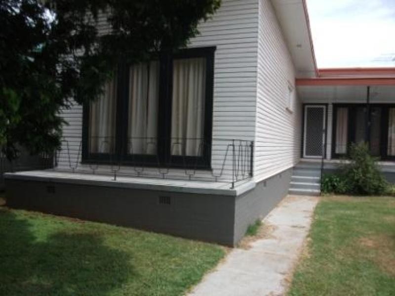 377 Tor Street, Newtown QLD 4350