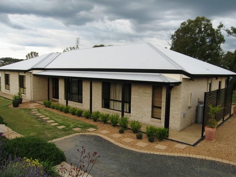 9 Karingal Court, Glenvale QLD 4350