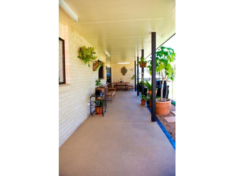 9 Karingal Court, Glenvale QLD 4350