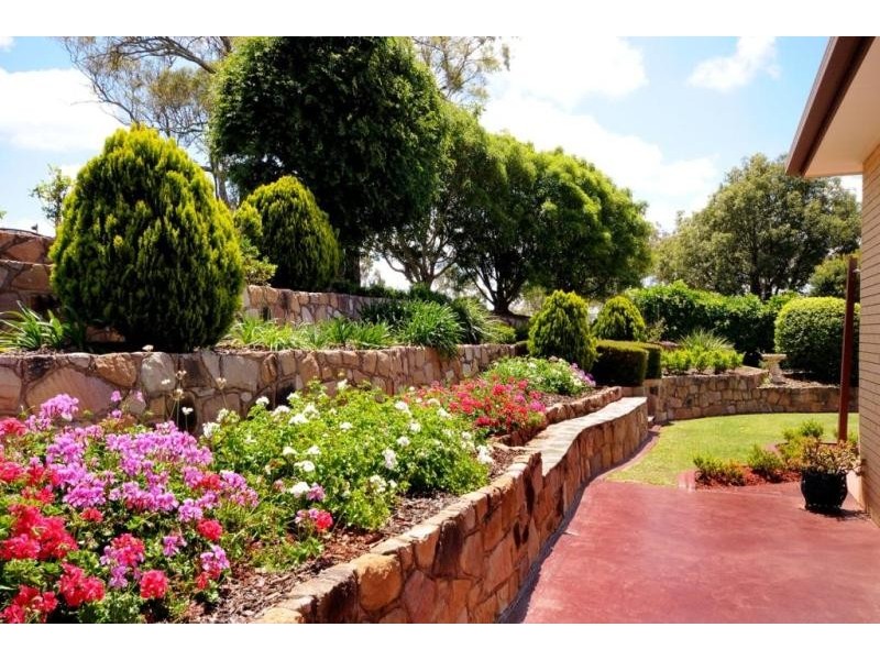 1 Abif Street, Cotswold Hills QLD 4350